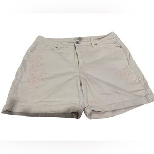 Vintage America pink on pink embroidered denim shorts. Women’s size 8. Very cute